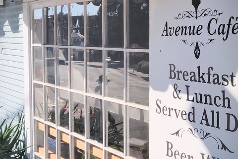 Avenue Café